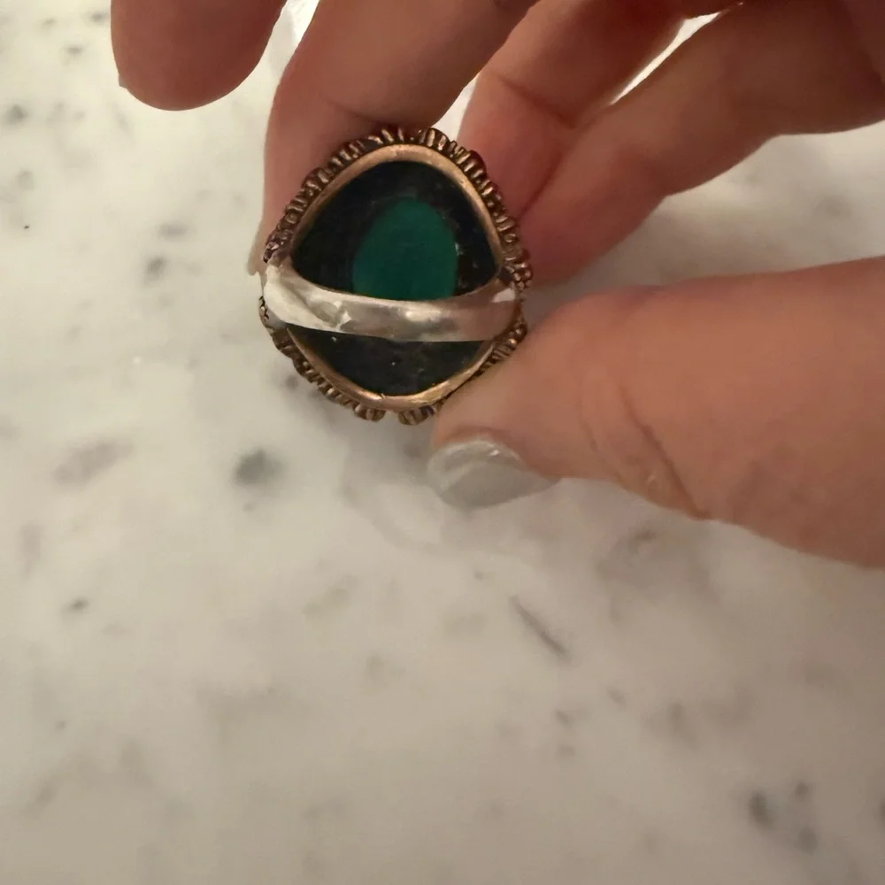 Vintage Estate Green Gemstone Cocktail Ring with Clear Accents - Picture 6 of 9